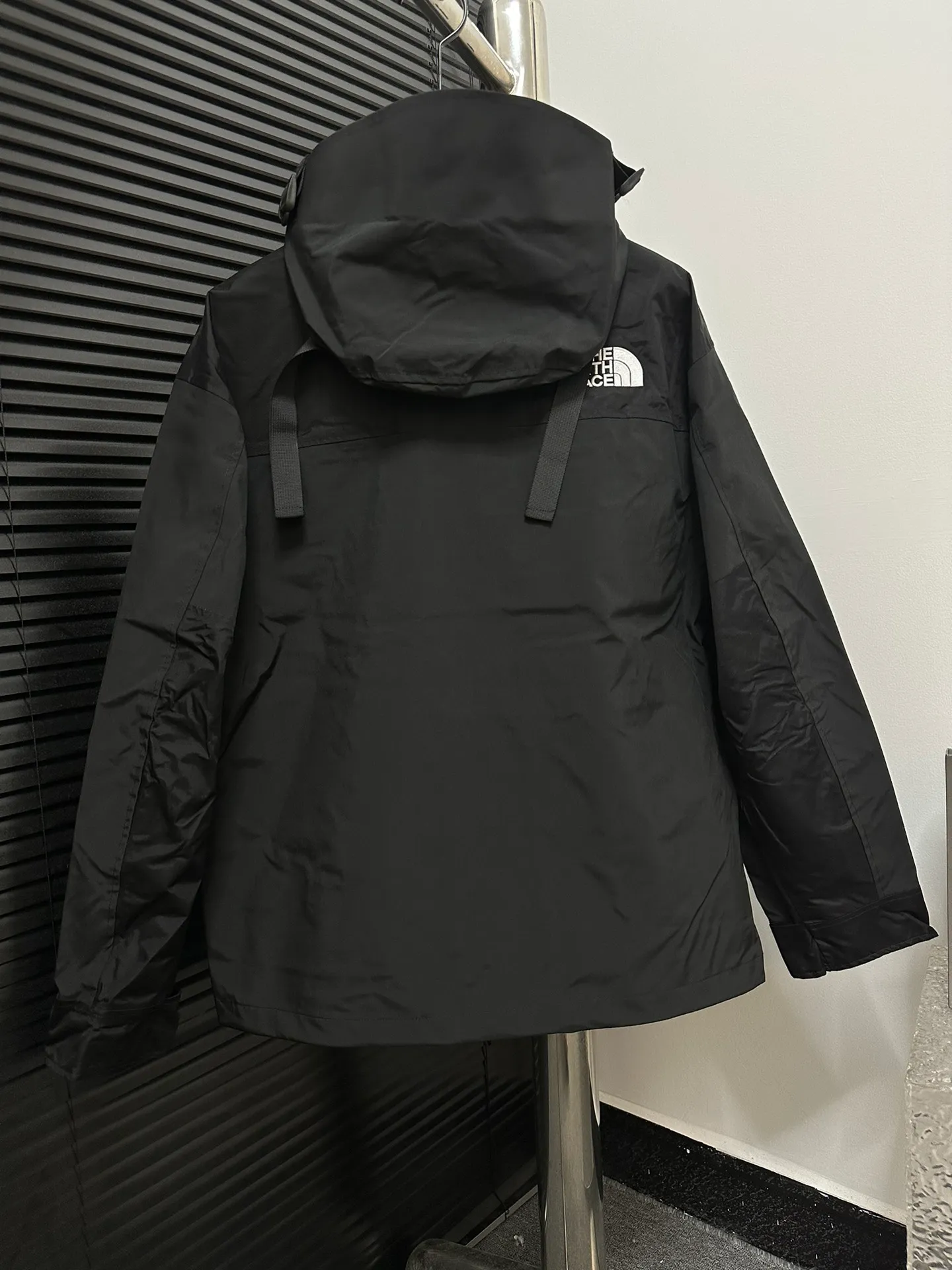 【The North Face】 1990Classic # ZP 。 ZP， 。 ✅ ISO 90（ISO 4） ✅ Gore-tex Breathable ， 。 ✅ ZP。 ， ， ✅ YKK ， 10 ， 。 ， ✅ 1990 MJ TNF 。 GT ， ， 。 ✅GT 。 ✅ 1996 ‼️ Size:XS-2XL